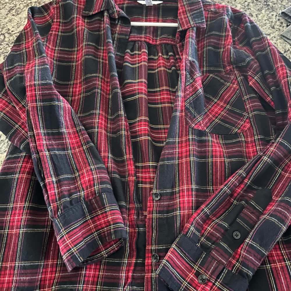 Plaid lightweight flannel long sleeve